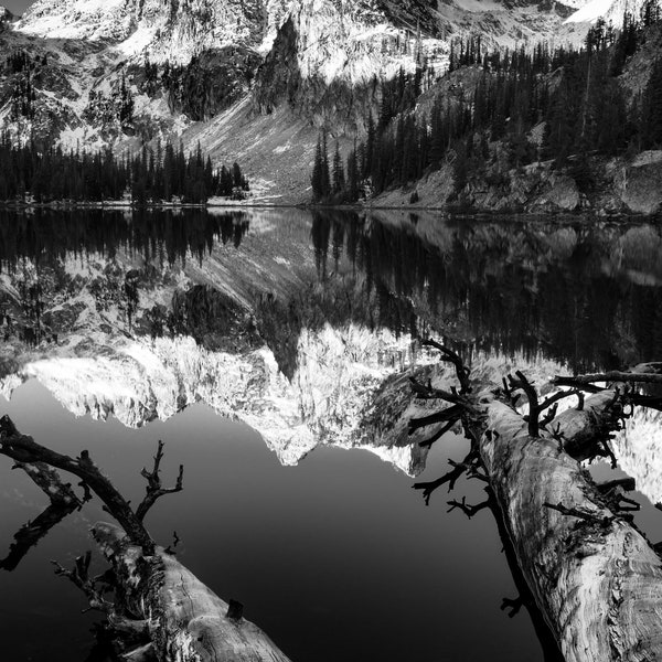 Idaho Scenic Wilderness Wall Art Décor, Sawtooth Mountains, Alice Lake, Idaho, Scenic Landscape, Idaho Canvas metal print, Black and White