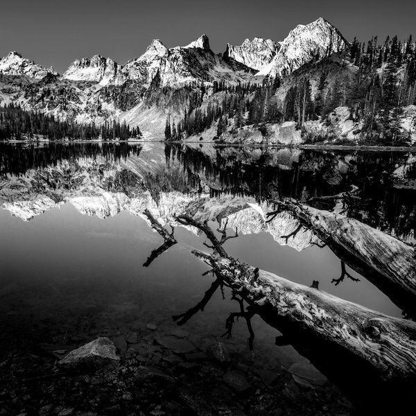 Idaho Scenic Wilderness Wall Art Décor, Sawtooth Mountains, Alice Lake, Idaho, Scenic Landscape, Idaho Canvas metal print, Black and White