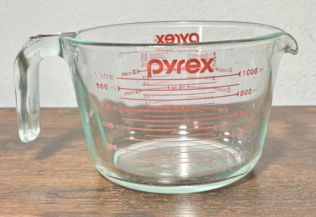 Pyrex Capital Letters Vintage Pyrex Large 4 Cup/ 32 Oz Red Letters Open Handle #532 USA - Etsy