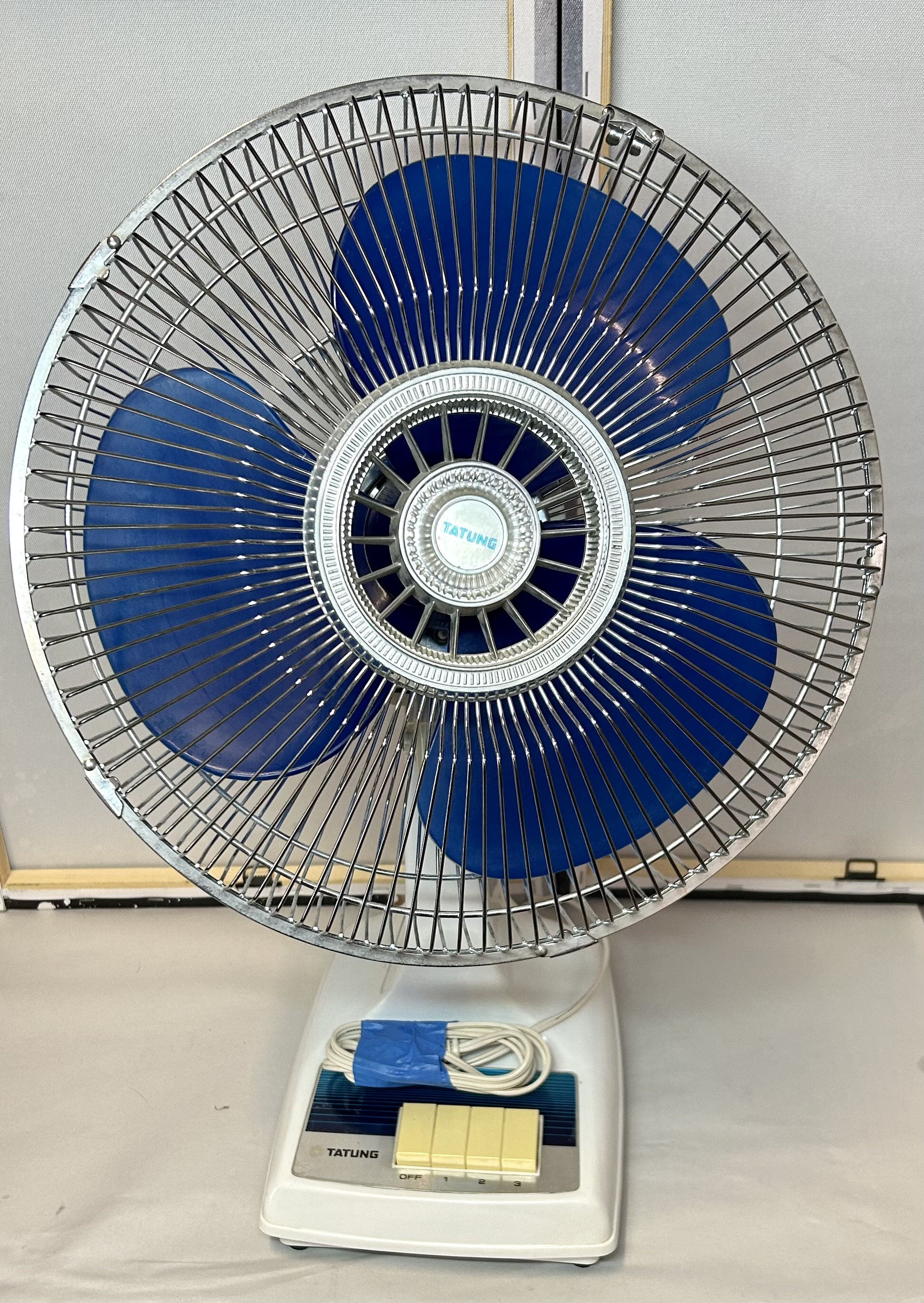 Tatung Electric Fan 3 Speed Model LC-12 Blue Blade Oscillating - Etsy