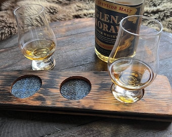 WHISKEY TASSING FLIGHT für 3 Gläser - Eichenfasstablett mit Harris Tweed® Einsätzen, Glencairn Glass Option, handgemachtes Whiskygeschenk