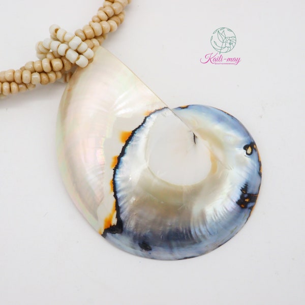 Colgante de concha de nautilus perla blanca con collar ajustable con cordón de algodón encerado