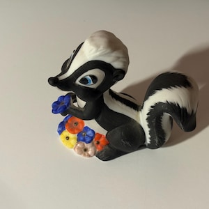 Figurina vintage Disney Flower Skunk – Bambi – Walt Disney Productions – Ceramica – Giappone – Anni &#39;50