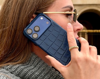 Personalized Crocodile Pattern Leather Magsafe iPhone Case