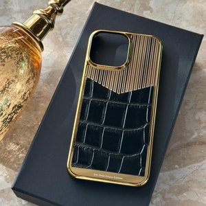 Funda de cuero chapada en oro de 24 k para iPhone 16, 15, 14, 13 Pro y Pro Max, funda dorada para iPhone, funda dorada personalizada para iPhone 16 Pro Max, diseño