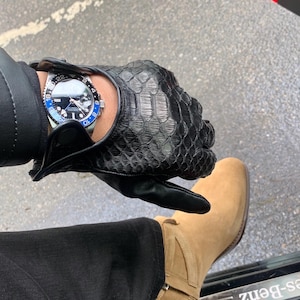 Luxury Python Leather Driving Gloves: Designer Style