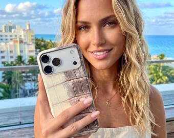 Himalayan Leather iPhone 17 Personalized MagSafe Case: Alligator