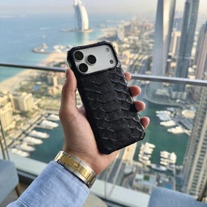 Custodia MagSafe per iPhone 18 Pro Max in Vera Pelle di Pitone