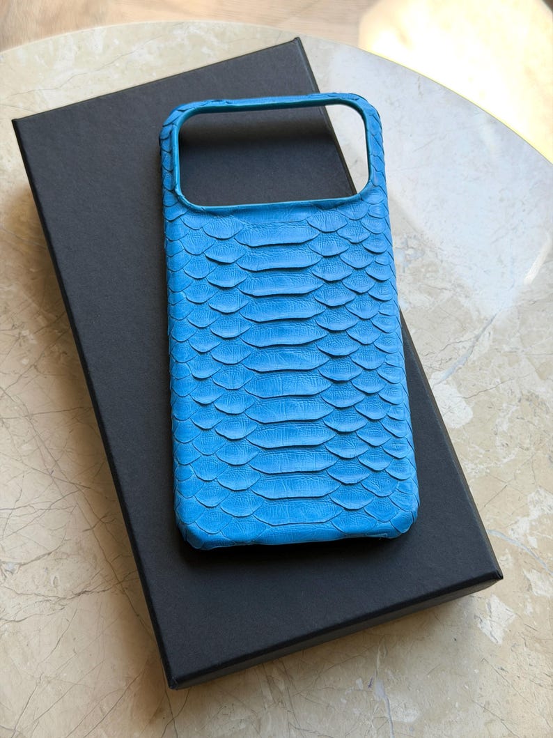 Funda MagSafe para iPhone 18 Pro Max de Piel Genuina de Pitón