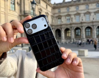 Coque iPhone en cuir motif crocodile MagSafe : cadeau de luxe personnalisé