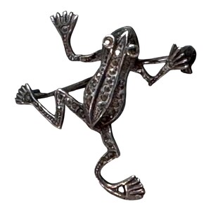 Vintage Sterling Silver Tree Frog Brooch Marcasite Detailing Art Deco Animal