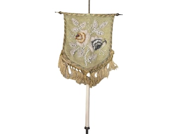 Tapiz floral vintage con cuentas, pantalla para chimenea, flecos de cuentas de vidrio y varilla de latón. LEER