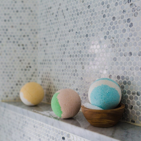 Handmade Organic Bath Bombs|Bath bombs with Essential oils| Fragrance|Moisturizing Bath Bombs|Organic Ingredients