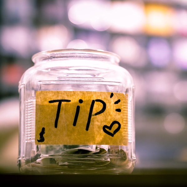 Tip Jar - Wil je je spellcaster wat extra waardering tonen? Laat een fooi achter in de fooienbeker!