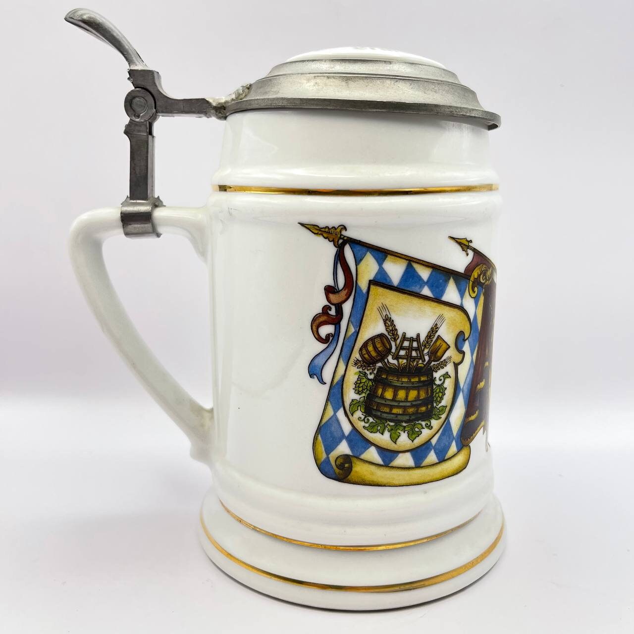 ピューター製の蓋が付いたヴィンテージビールジョッキ（0.7 l 