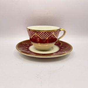 Antique porcelain coffee cup with saucer by Seltmann Weiden. Germany. 1553