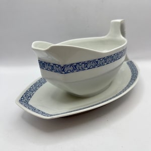 Porcelain sauce boat Jaeger & Co. Germany. 1825