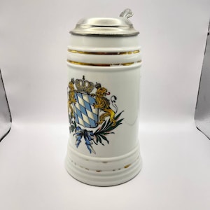 Porcelain beer stein with lid (1.0 l). Germany. 1303