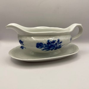 Vintage porcelain sauce bowl. Germany. 1295