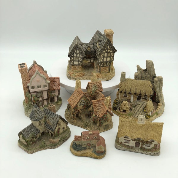Vintage David Winter Miniature Cottages
