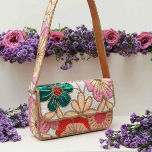 Handgemachte Tasche mit Blumen Perlen, indisch handbestickt Tasche, Schultertasche Geldbörse, Lässige Handtasche