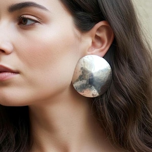 Pendientes de plata de ley con forma de cúpula grande y redondos, pendientes de plata cóncavos hechos a mano para mujer, con forma de cúpula grande para ella.