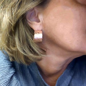 Copper chunky hoops textured hammered earrings small copper hoops hummered copper earrings round prong hoop earrings boho copper earrings