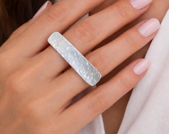 Moderne Silber Ring, gehämmert Silber Stab Ring, Minimalist Statement Ring, moderne strukturierte Band, Silber Ring stapelbar lange Stab, Akzent Ring