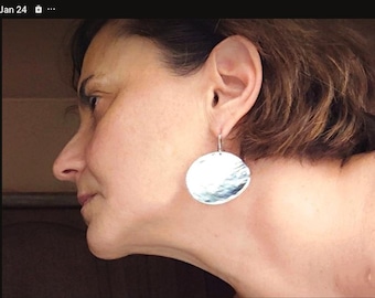 Silver hammered disc earrings circled hammered earrings boho silver disc earrings textured silver earrings large woman dangle round earring