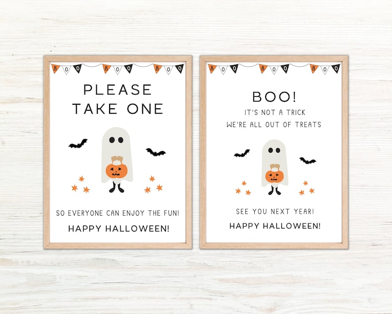 K&ouml;nnte beinhalten: Zwei druckbare Schilder f&uuml;r Halloween. Das erste Schild sagt "Bitte nehmen Sie eins" und zeigt ein Gespenst, das einen K&uuml;rbis h&auml;lt. Das zweite Schild sagt "Buh! Es ist kein Trick, wir haben keine S&uuml;&szlig;igkeiten mehr" und zeigt ebenfalls ein Gespenst, das einen K&uuml;rbis h&auml;lt. Beide Schilder haben ein Banner mit dem Wort "Buh" wiederholt oben.