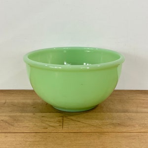 Vintage Fire-King Jadeite Glass Mixing Bowl, 5&quot; Anchor Hocking
