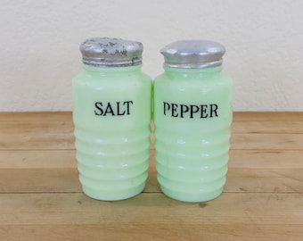 Uranium Jadeite Salt and Pepper Set by Jeannette, Beehive Jadeite Shakers,Light Green Jadite Range Top Shaker Set, Both Included