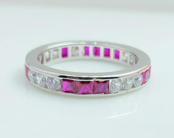 Fede nuziale con rubino, fede in argento sterling, fede dell'eternità con rubino e moissanite, pietra portafortuna di luglio, fede coordinata impilabile, regalo per lei