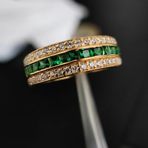 Smaragd Füllwatte Band, Gelbgold Smaragd halb Eternity Ring, Smaragd Verlobungsring, Versprechen Ring, Bandring, Birthstone Ringband
