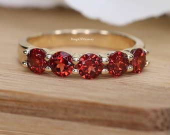 Natural Garnet Ring, Vintage Garnet Band, Garnet Wedding Band, 14k Gold Garnet Ring, Round Garnet Ring, January Birthstone Ring, Gift Her
