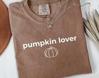 Comfort Colors Pumpkin Lover T-Shirt, Minimalist Fall Shirt, Autumn Season Tee, Spooky Season Gift, Halloween TShirt, Pumpkin Outfit