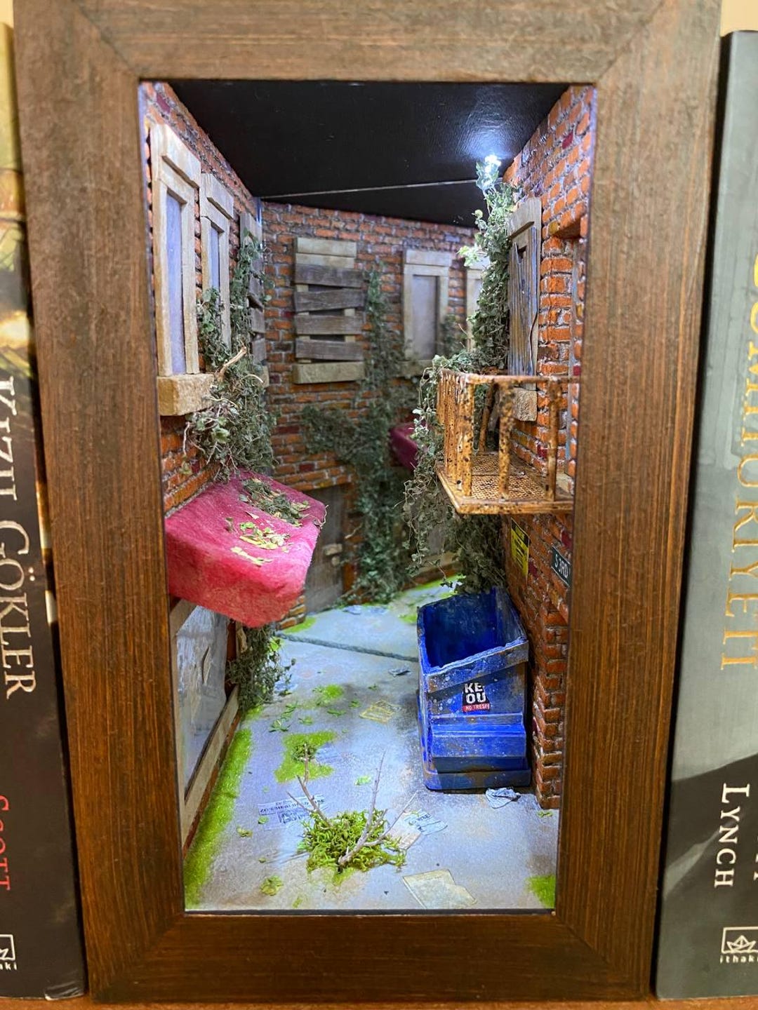 the-last-of-us-book-nook-the-last-of-us-diorama-and-home-decor-etsy