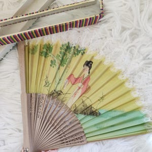Vintage Japanese handheld fan lace trim in original box