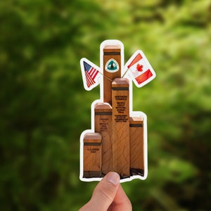 Pacific Crest Trail Noordelijk eindpunt Sticker | Grens VS/Canada | PCT monument | Glanzend vinyl sticker | 3" / 4" / 5.5"