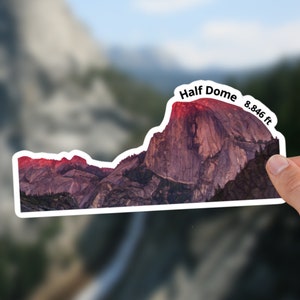 Naklejka Half Dome | Naklejka Yosemite | Ilustracja górska | Wędrówka Half Dome | Naklejka na butelkę z wodą | Błyszcząca naklejka winylowa 3" 4" lub 5,5"
