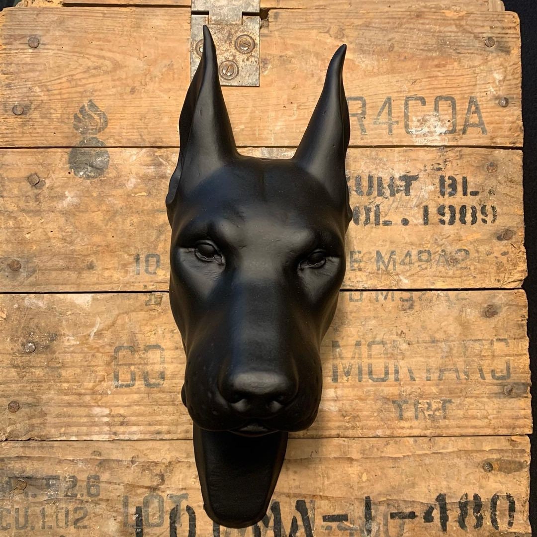 Resin DOG Doberman Pinscher Hand Painted simulation model Figurine Statue Black