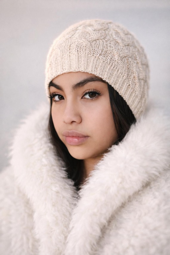 Cable Knit Baby Alpaca Natural Undyed Beanie | Luxury Winter  display picture 1