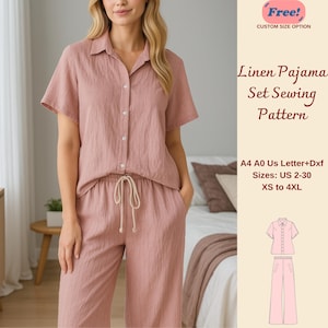 Könnte beinhalten: Eine Frau trägt einen staubrosafarbenen Leinen-Pyjama. Das Set besteht aus einem kurzärmeligen Hemd mit Knöpfen und einer Hose mit Kordelzug. Der Text lautet "Linen Pajama Set Sewing Pattern" und Größen von XS bis 4XL.