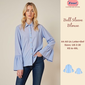 Puede incluir: Una blusa azul claro con mangas acampanadas y cierre de botones. La blusa está modelada en una persona y tiene un fondo blanco. El texto "(Free!)" CUSTOM SIZE OPTION está en la esquina superior derecha. El texto "Bell Sleeve Blouse" está en la esquina superior derecha. El texto "A4 A0 Us Letter+Dxf Sizes: US 2-30 XS to 4XL" está en la esquina inferior derecha.