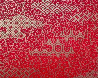 Rotes Yuzen Washi Papier - Golden Wagara & Sakura Muster Japanische Chiyogami (M) #1176