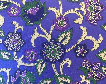 Origami -Yuzen Washi -Chiyogami -Siebdruckpapier -Verschiedene Größen (K) -Goldene Blumenranken auf Lila Muster #839