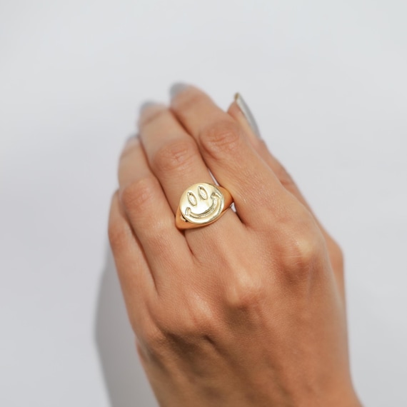 Smiley Face Promise Signet Ring in 18K Solid Gold Smile Yellow