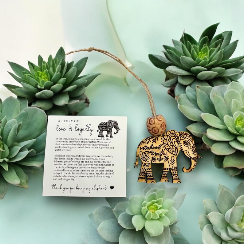 Adorno de elefante de hermandad, adorno de madera bohemio con verso de amor y lealtad, regalo para hermana o mejor amiga, símbolo de conexión de amistad. imagen 2