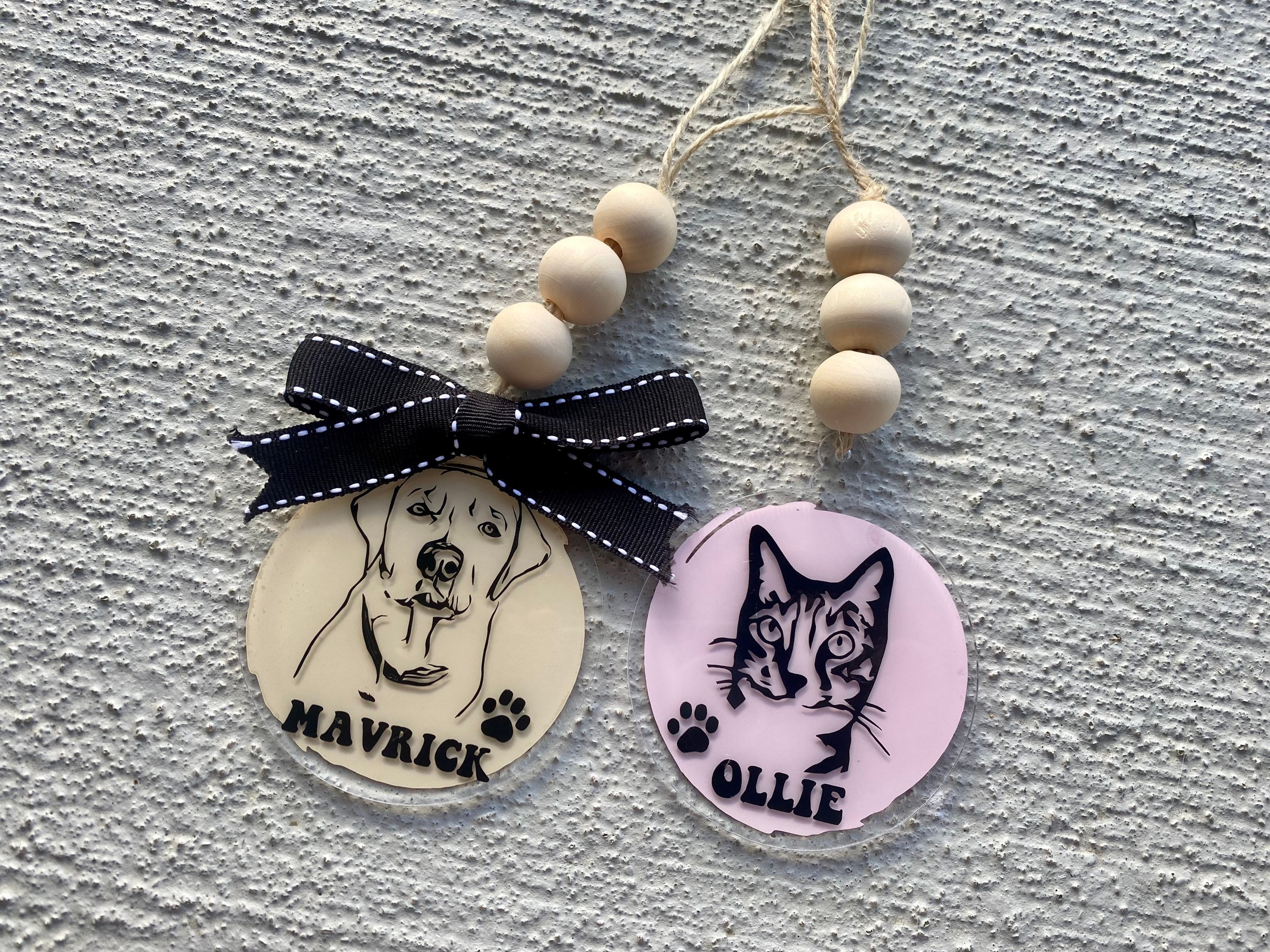 2 Pet Rear View Mirror Charm: Custom Illustrated Pet Portrait Dog Cat Etc.  -  Österreich