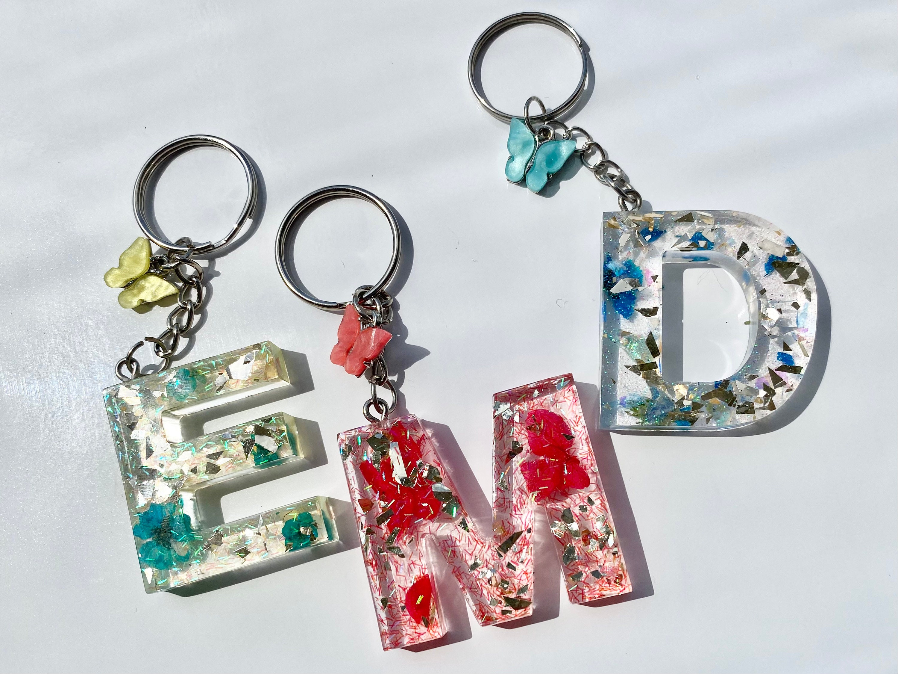 Wholesale Dried Flower Initial Keychain - Resin Letter Keychain